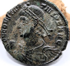 Roman Imperial Constantius II | AE Centenionalis | FEL TEMP | CHI RHO | Captives