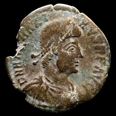 *Lucernae* Magnus Maximus Maiorina REPARATIO-REIPVB / TCON Arles 383-88
