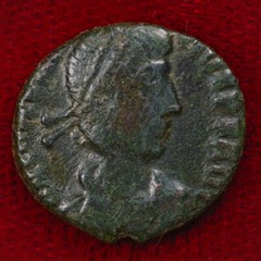 Ancient Roman Empire Coin CONSTANTIUS II Roman Soldier Spearing Fallen Horseman