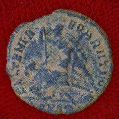 Ancient Roman Empire Coin CONSTANTIUS II Roman Soldier Spearing Fallen Horseman
