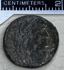 Constantine The Great Roman Coin 330-336AD Nice Detail 2 Soldiers Gloria Ex