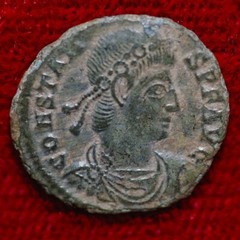 Ancient Roman Empire Coin CONSTANS Two Victories With Wreath Siscia Mint