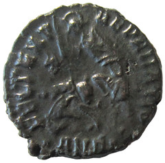 CONSTANTIUS II. 337-361 AD. AE 3. SOLDIER SPEARING HORSEMAN. ANTIOCH MINT.