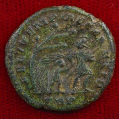 Ancient Roman Empire Coin CONSTANTIUS II Roman Soldier Leading Captive