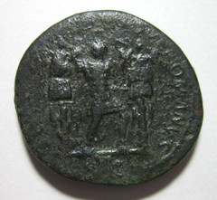 TRAJAN, 98-117 AD. AE DUPONDIUS, ROME MINT, 114-117 AD. TWO TROPHIES REV.
