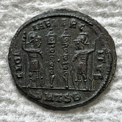 Ancient Roman Empire Coin Constantine II. 330-333 AD Soldiers Military Standards