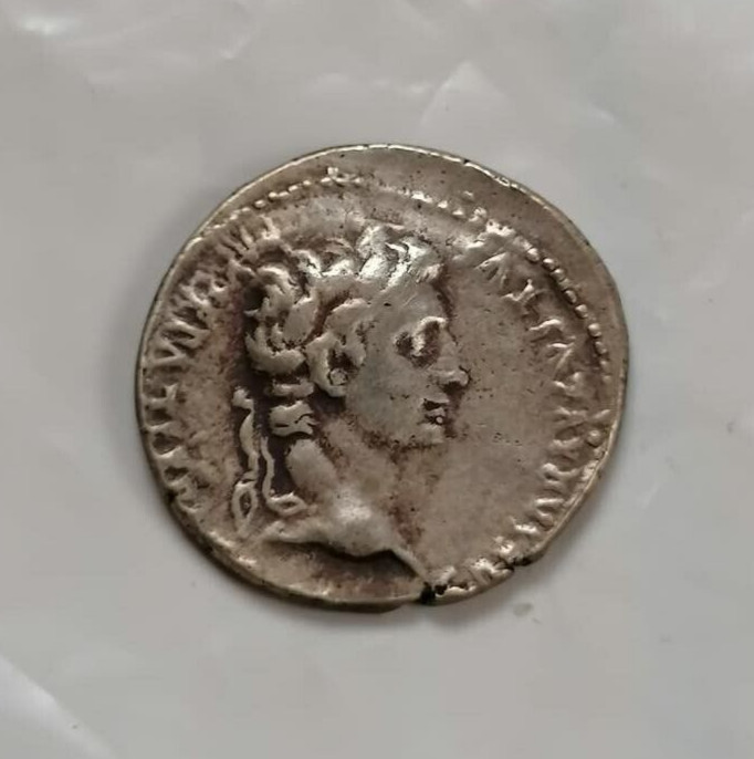 Augustus AD Denarius Lugdunum 7-6BC