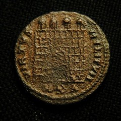 Follis Emperor Galerius Rv VIRTVS MILITVM Camp Gate 6.39 grs 26mm Cyzicus AD 308