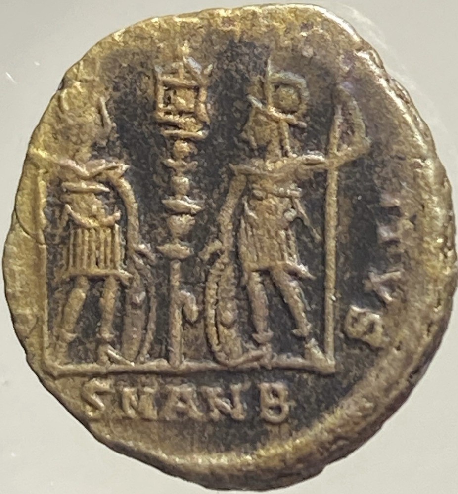 Ancient Roman Coin Emperor Constantine II 330-336AD 2 Soldiers Gloria Exercitas
