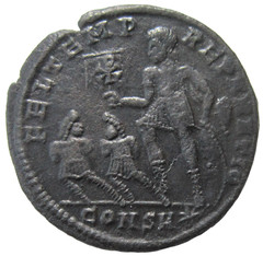 CONSTANTIUS II, 337-361 AD. AE CENTENIONALIS. CONSTANTINOPLE. TWO CAPTIVES REV