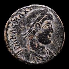 *Lucernae* Magnus Maximus Maiorina REPARATIO-REIPVB / SCON (3751) Arles 383/8