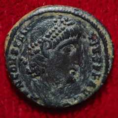 Ancient Roman Empire Coin CONSTANTIUS II Two Roman Soldiers “Glory of The Army”