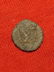 High quality Roman coin from the Constantine era with a wreath on the back