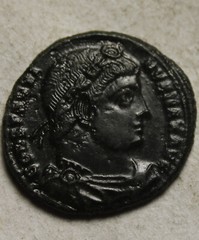 Constantine 330 Rare genuine Ancient Roman coin Legionary soldiers standards XF
