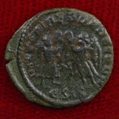 Ancient Roman Empire Coin CONSTANTIUS II Two Victories Holding Wreaths