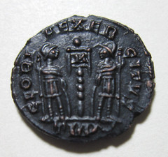 CONSTANS. 337-350 AD. AE 4. TRIER MINT, C. 348-350 AD TWO SOLDIERS REVERSE SHARP