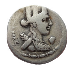 M. Plaetorius M. f. Cestianus AR Denarius. Rome, 67 BC. 2.77g/ 18mm.