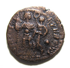 ARCADIUS, 383-408 AD. AE 3. CYZICUS MINT. EMPEROR AND VICTORY REVERSE.