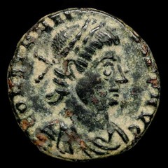 *Lucernae* Constantius II half follis SLG/Y. GLORIA EXERCITVS. Lugdunum 337-361