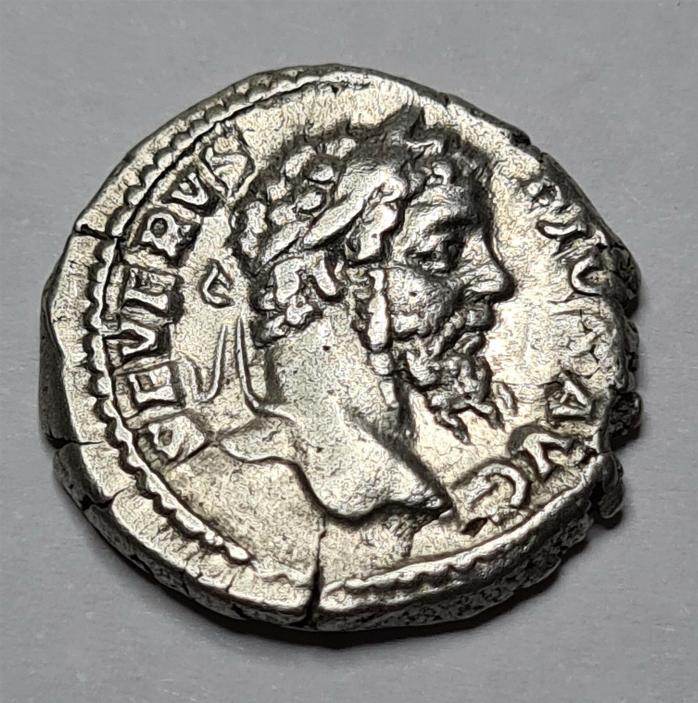 Ancient Rome Denarius SEPTIMIUS SEVERUS Silver LIBERALITAS VF Scarce #C36