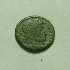 Constantine Rare genuine ancient Roman coin Camp-gate on base turrets Star CONS